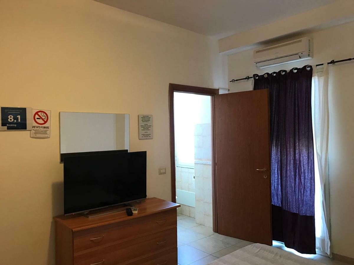 B&B Cagliari Ariosto Bagian luar foto