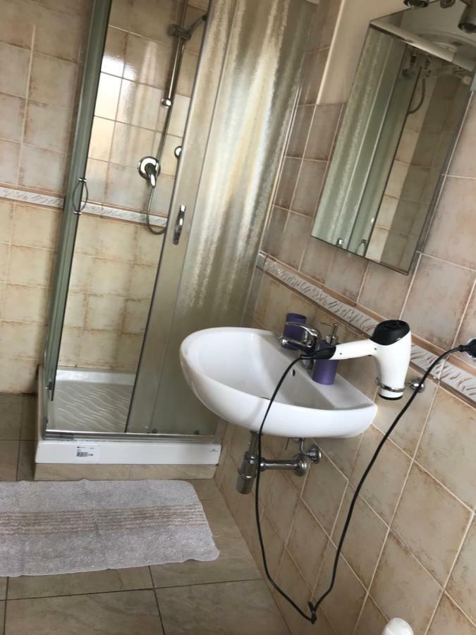 B&B Cagliari Ariosto Bagian luar foto
